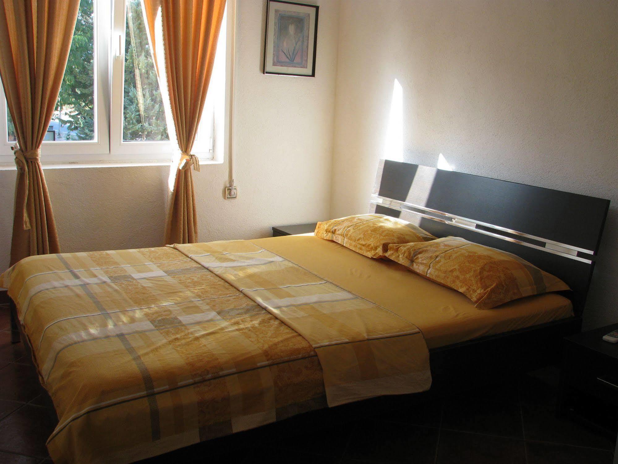 טיווט Maki Apartments - Plavi Horizonti Beach מראה חיצוני תמונה